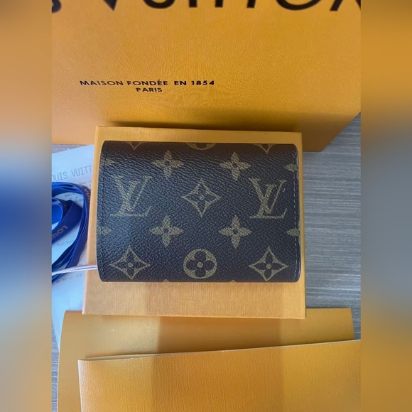 Louis Vuitton Victorine Wallet - Picture 2 of 11
